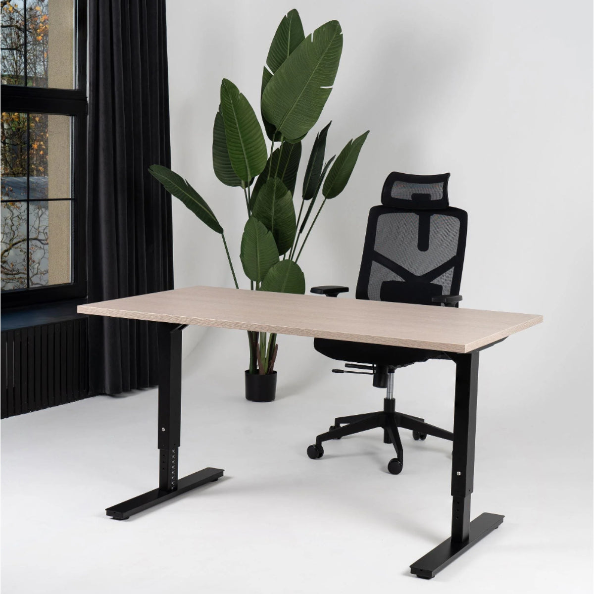 180x80 cm manuell Einstellbarer Schreibtisch FORZA Line, Schwarzes Gestell