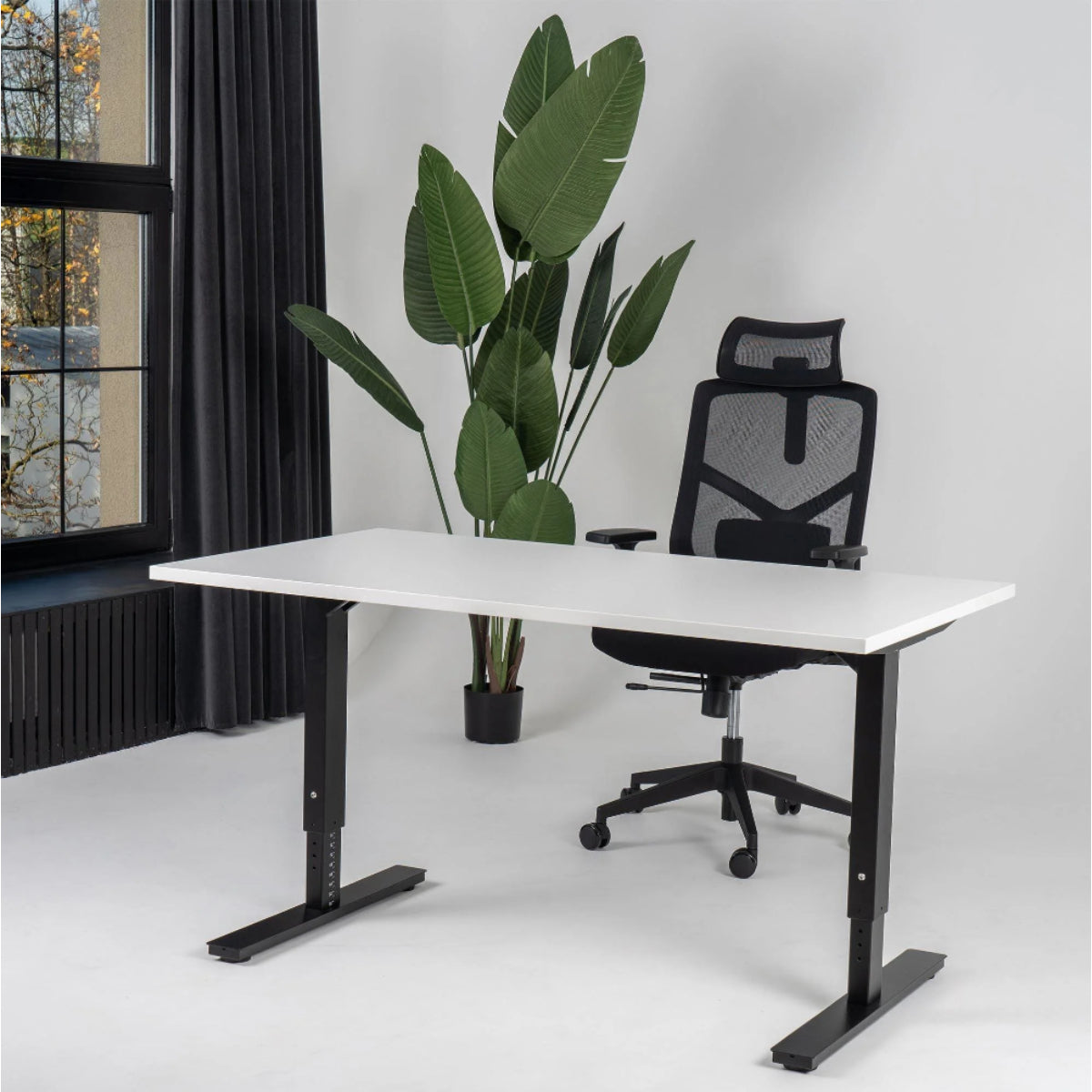 180x80 cm manuell Einstellbarer Schreibtisch FORZA Line, Schwarzes Gestell